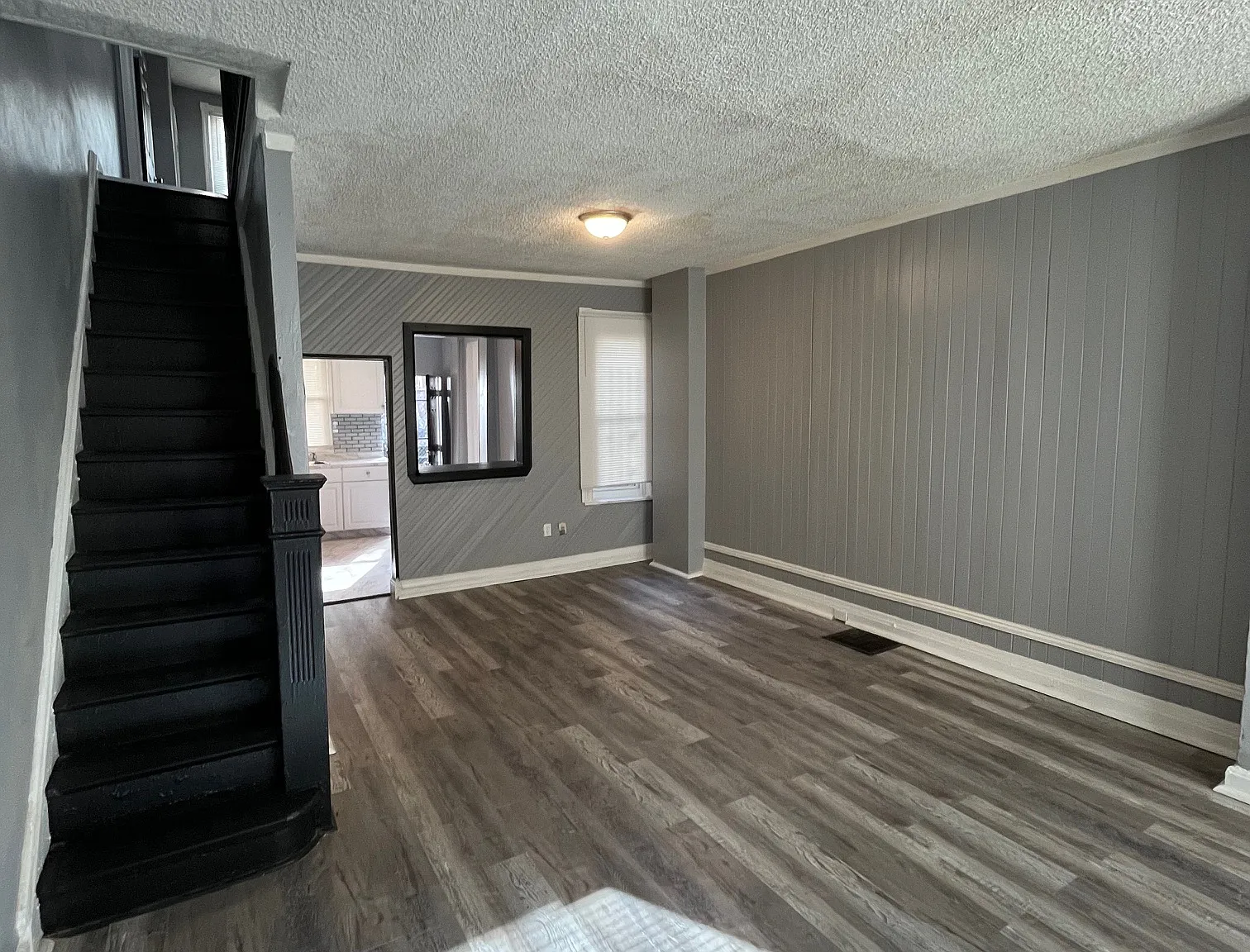 3 bed, 1110 sqft, $1,150 — Photo 2
