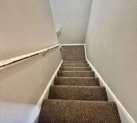 2nd image of 23855 Banbury Cir