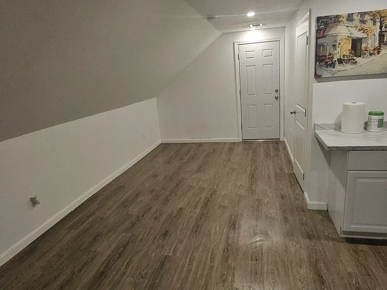 1320-1322 Elmwood Ave #3A — Photo 9