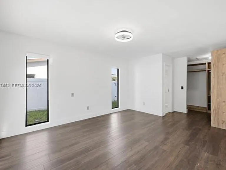 1415 W Camino Real — Photo 7