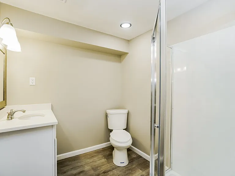 1667 Eastbrook Dr N — Photo 16