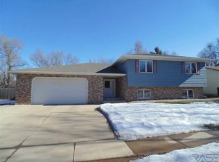 1208 N Lowell Ave, Sioux Falls, SD 57103