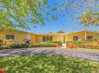 8265 SW 163rd St, Palmetto Bay, FL 33157