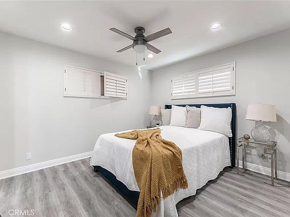5th image of 7434 Hesperia Ave #B