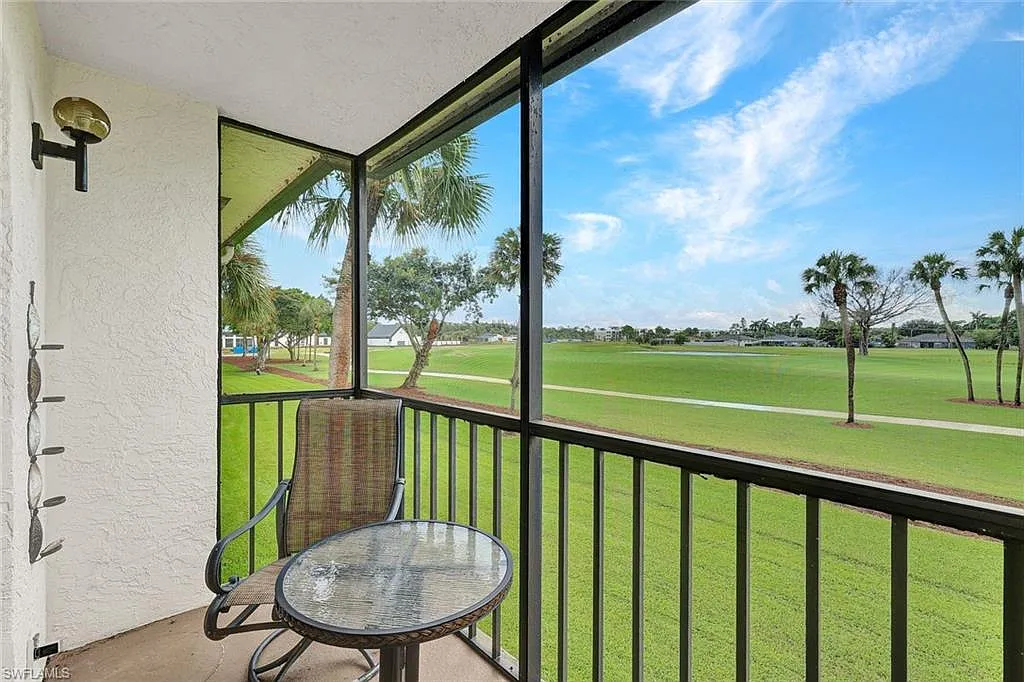 2 bed, 2.0 bath, 800 sqft, $2,495 — Photo 2