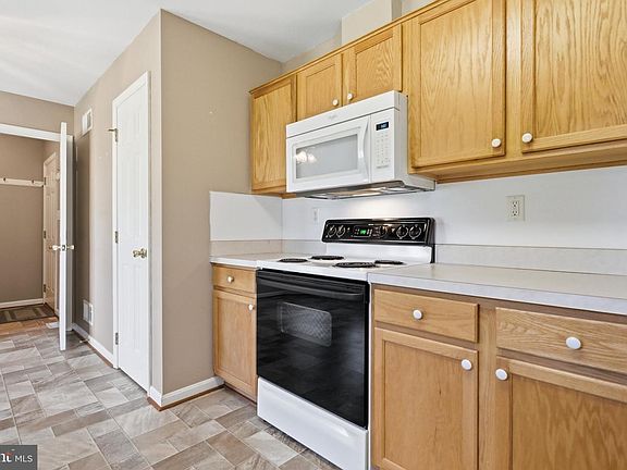 4th image of 142 Hastings Dr