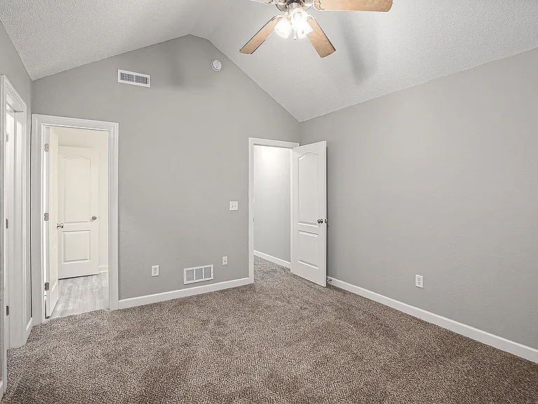 Timbers East - 10522 — Photo 20