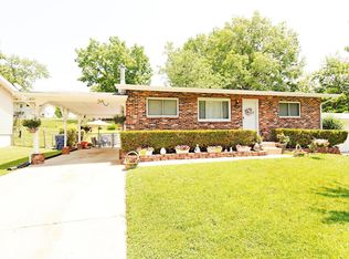 427 Golden Valley Dr, Saint Louis, MO 63129