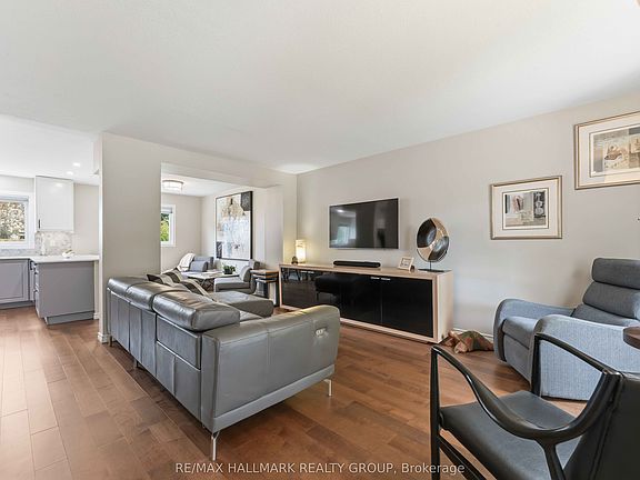 4th image of 1593 Bottriell Way