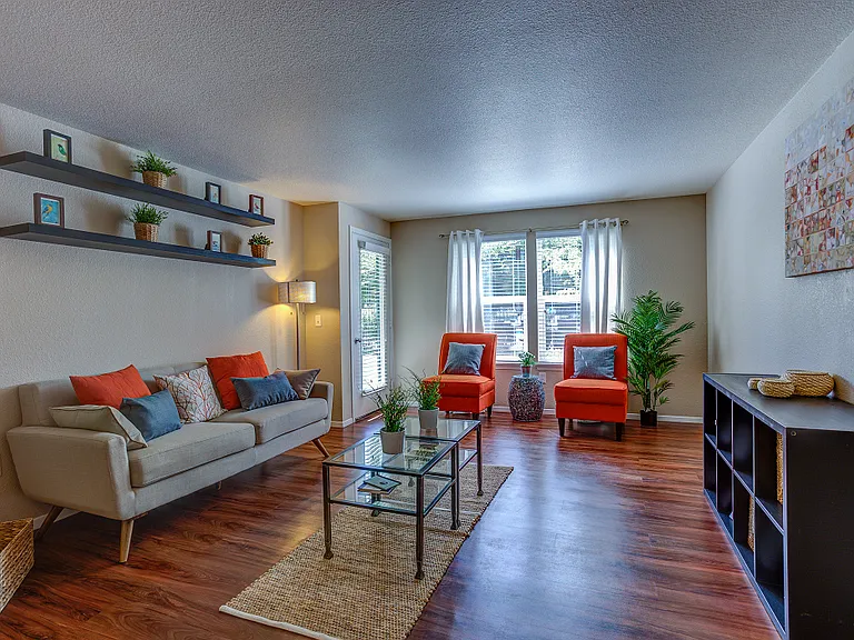 Commons at Dawson Creek Apartments — Photo 8