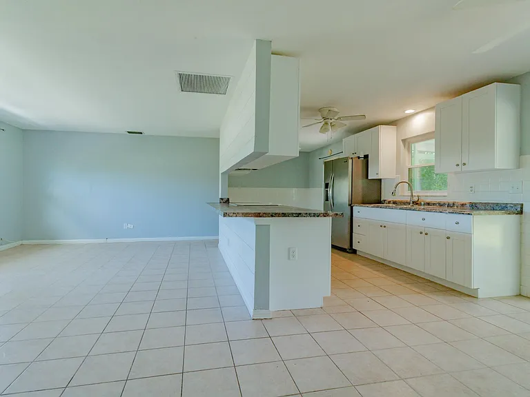 5261 Elm Ct — Photo 2