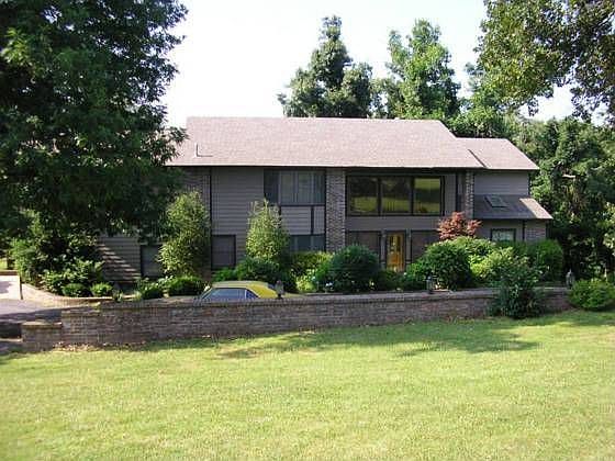 1st image of 12107 Red Oak Dr #2055