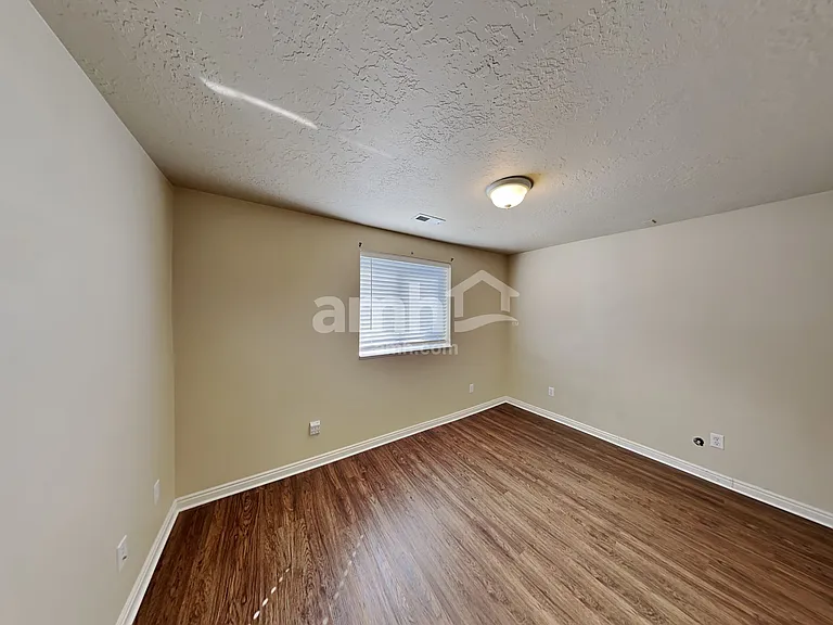 2475 W 1325 N — Photo 19