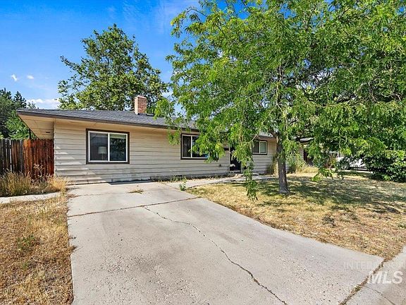 2nd image of 3902 W Saint Andrews Dr