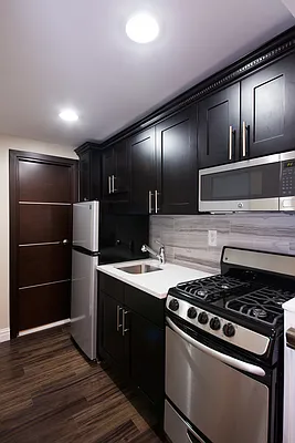 Rented by R New York | media 52