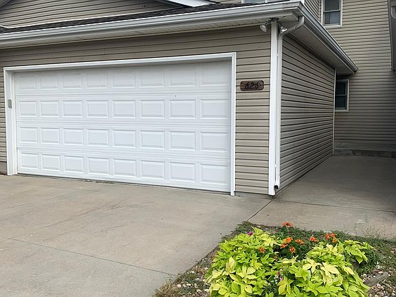 2nd image of 626 Lakeside Dr