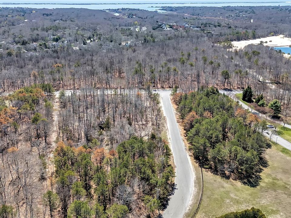 1st image of 98 Old Country Road