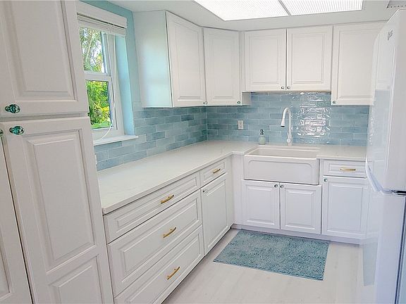 2nd image of 2800 Indian River Blvd #5E