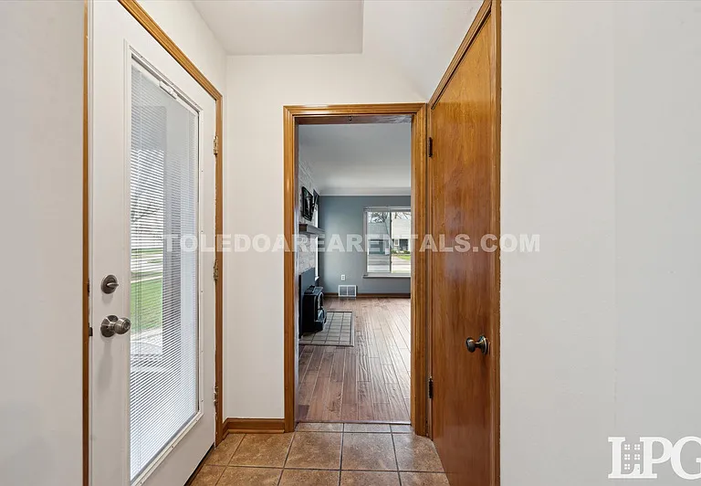 391 Perry Dr — Photo 28