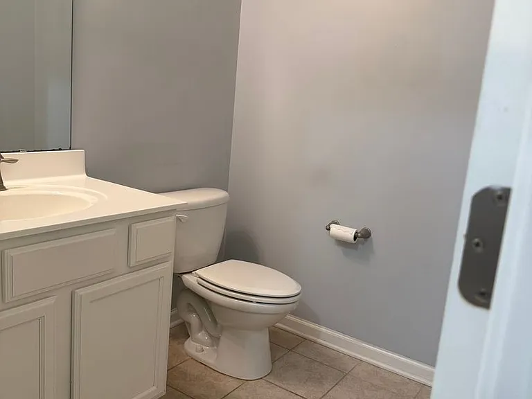 403 Derrick Dr — Photo 8