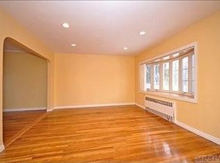 7001 173rd St, Flushing, NY 11365