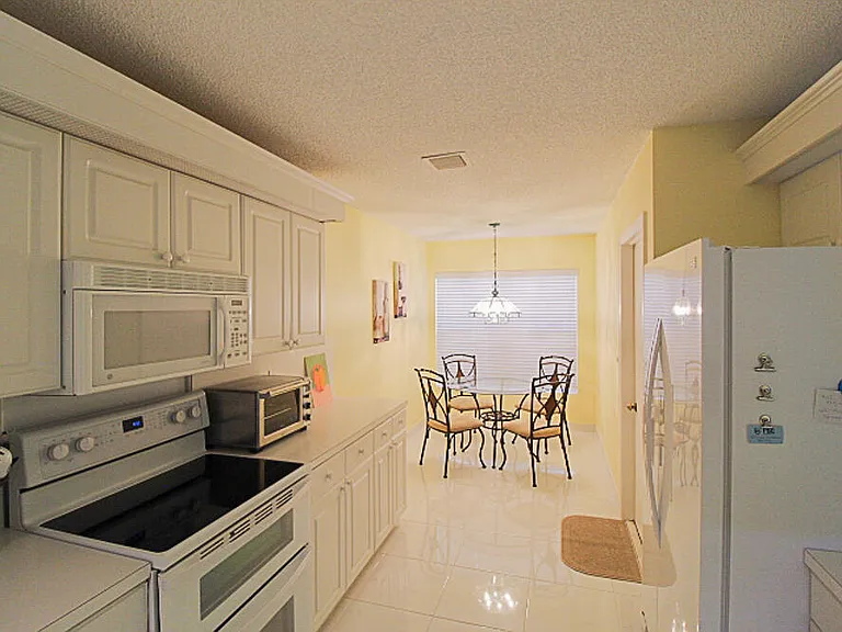 886 Windermere Way — Photo 13