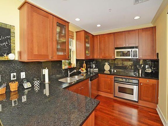 3rd image of 371 E Mallory Cir