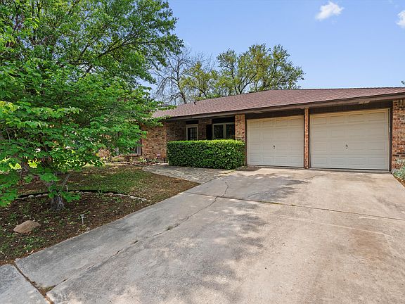 2nd image of 10004 Oak Run Dr