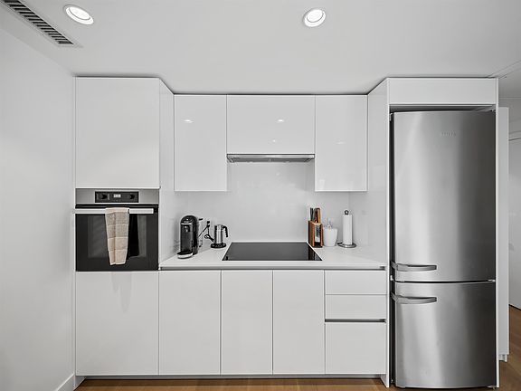 4th image of 5766 Gilbert Rd #1102