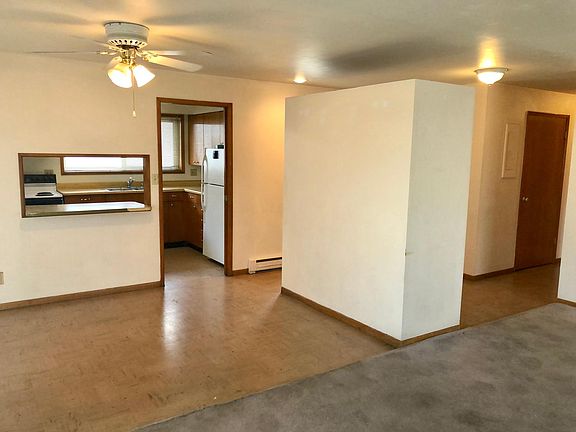 3rd image of 226/228 Loring Dr