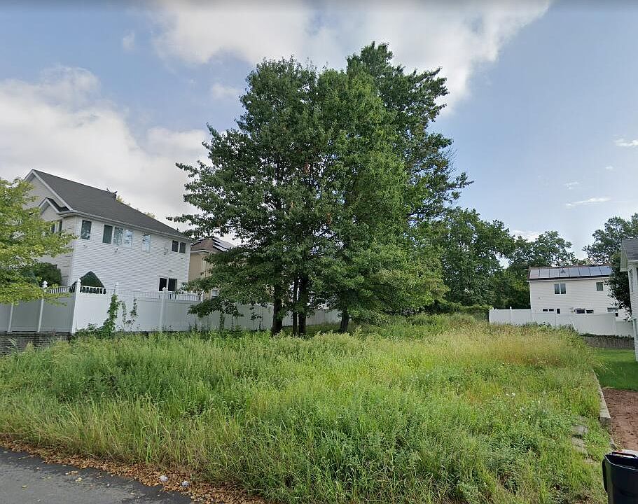 1st image of 421 Philip Ave