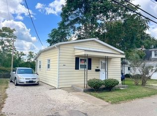 324 Bank Ln SE, New Philadelphia, OH 44663