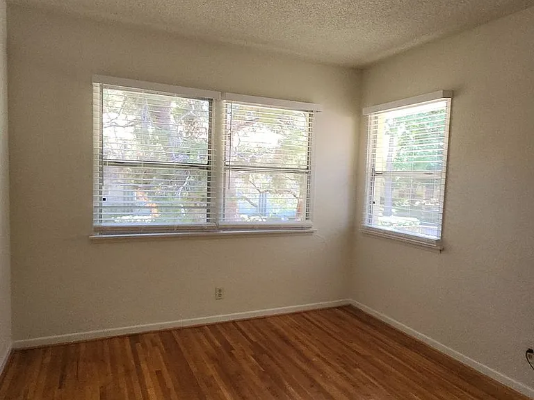 5832 Bowcroft St #4 — Photo 9