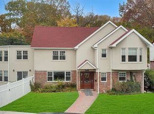 8050 208th St, Queens Village, NY 11427
