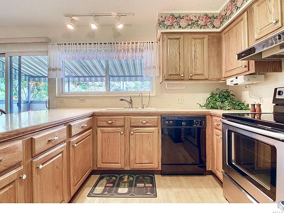 Wonderful kitchen with lots of space!