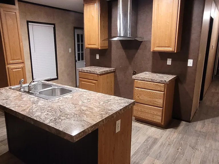 2405 Broad St — Photo 9