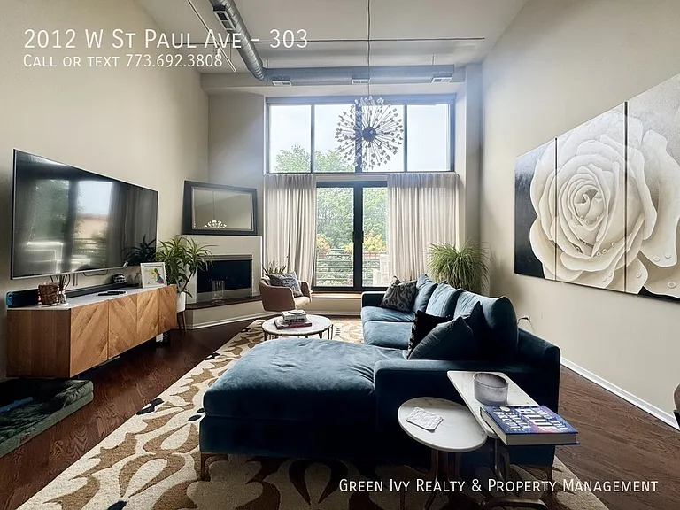 2012 W Saint Paul Ave #303 — Photo 1