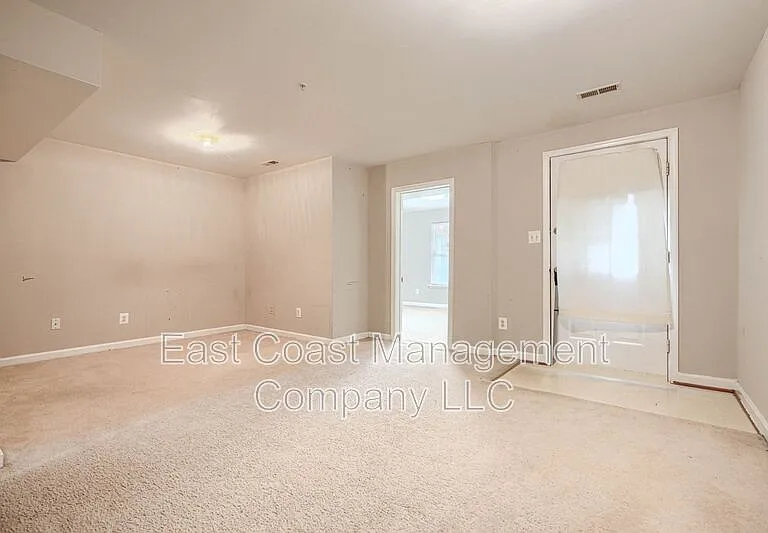 403 Deerhill Cir — Photo 12