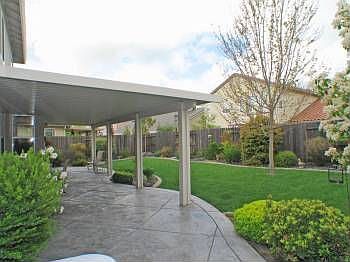 5th image of 702 Corsley Ln