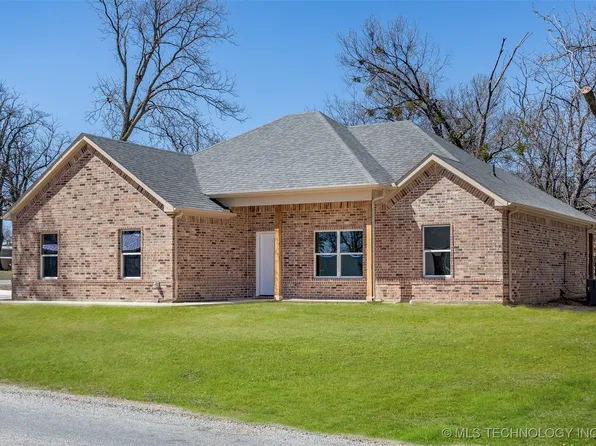 401 N 3rd St, Calera, OK 74730