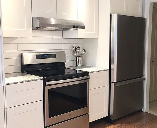 4th image of 7307 Abercrombie Ln
