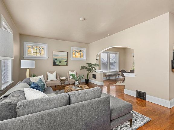 4th image of 5526 Milentz Ave