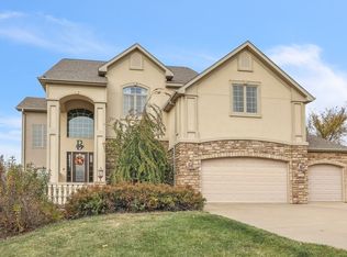 1257 Iowa St, Pella, IA 50219