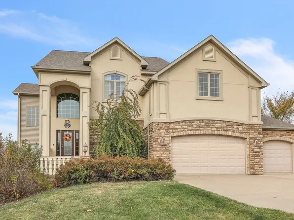 1257 Iowa St, Pella, IA 50219