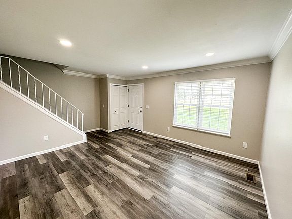 5th image of 36860 Park Place Dr