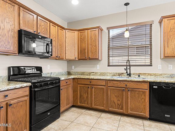 5th image of 15940 W YAVAPAI Street