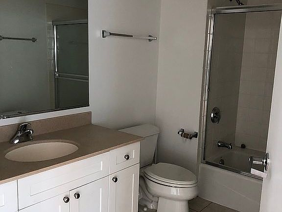3rd image of 800 Elgin Rd APT 609