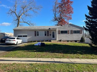 12 Woodland Rd, Jamesburg, NJ 08831