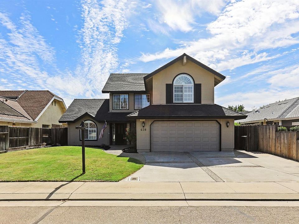 2nd image of 428 Madrone Ct