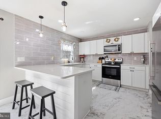 16 Skeet Rd, Medford, NJ 08055